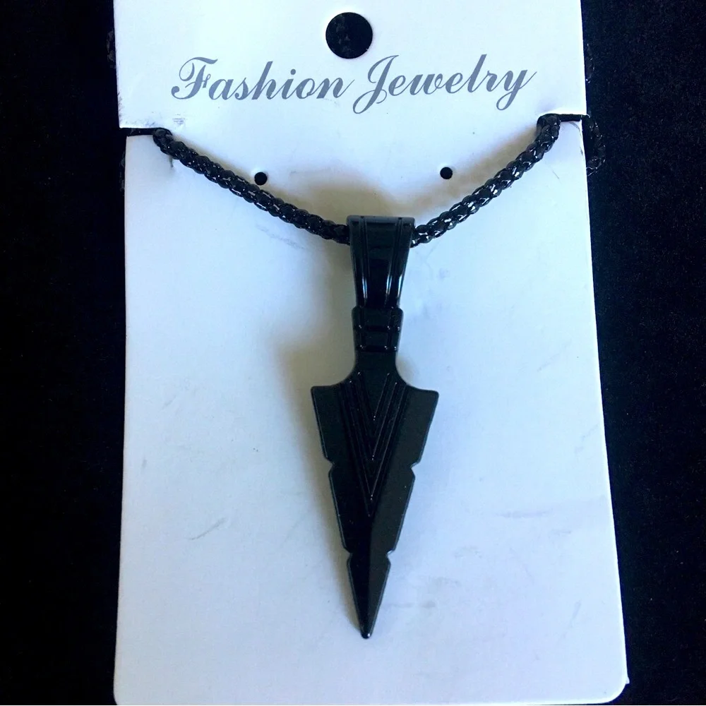Black Arrow Point Pendant Chain Necklace